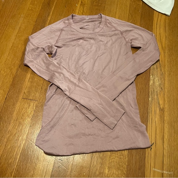 Lululemon swiftly tech long sleeve in mauve size 6 - Picture 2 of 3